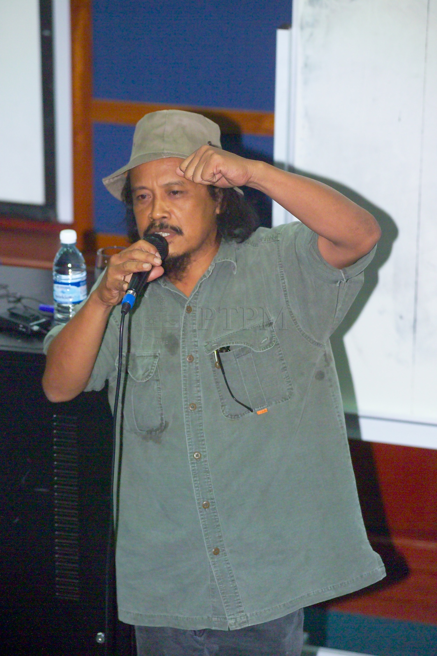 PTPM 05 20 puisi D9X30171